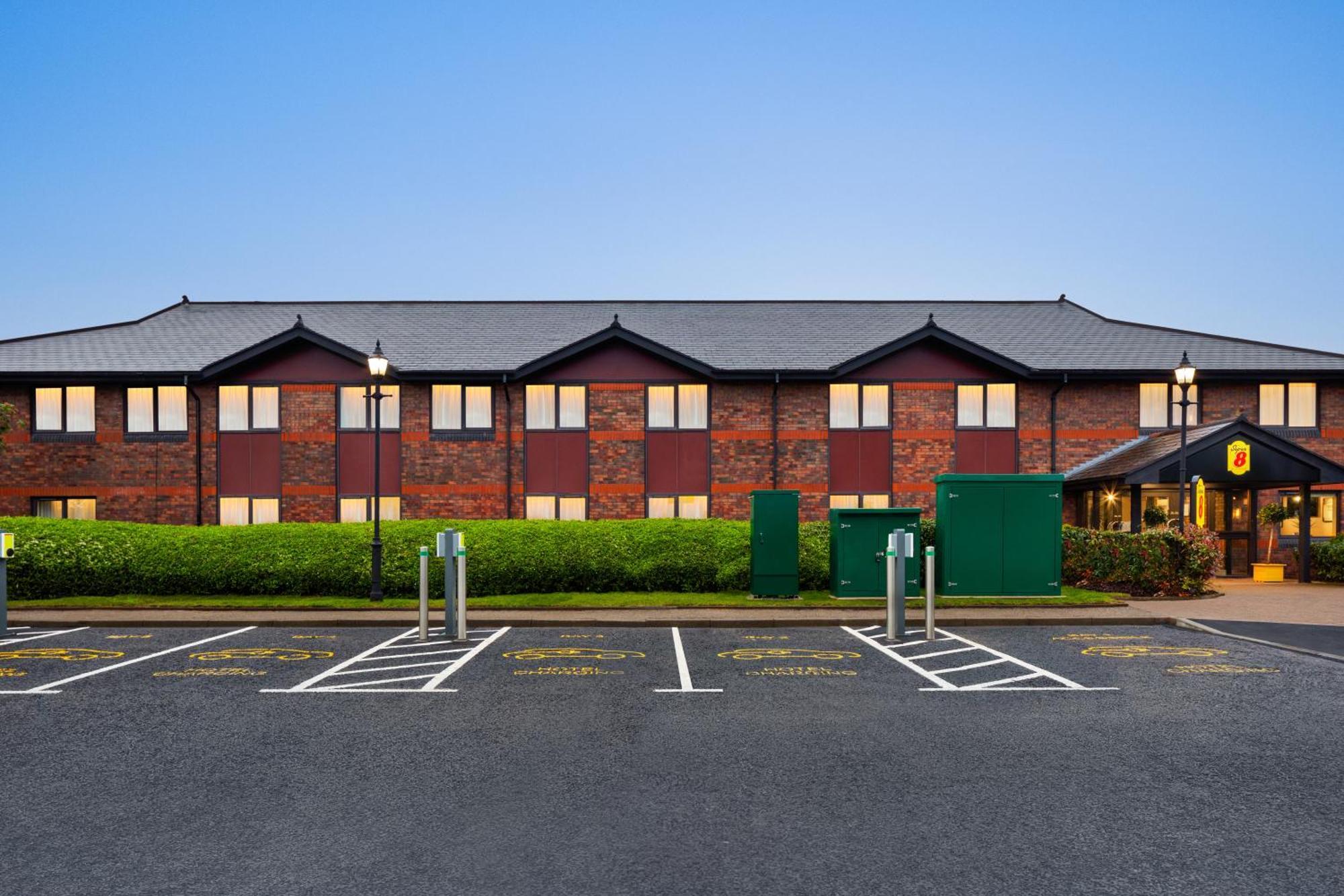 Super 8 By Wyndham Durham Otel Dış mekan fotoğraf