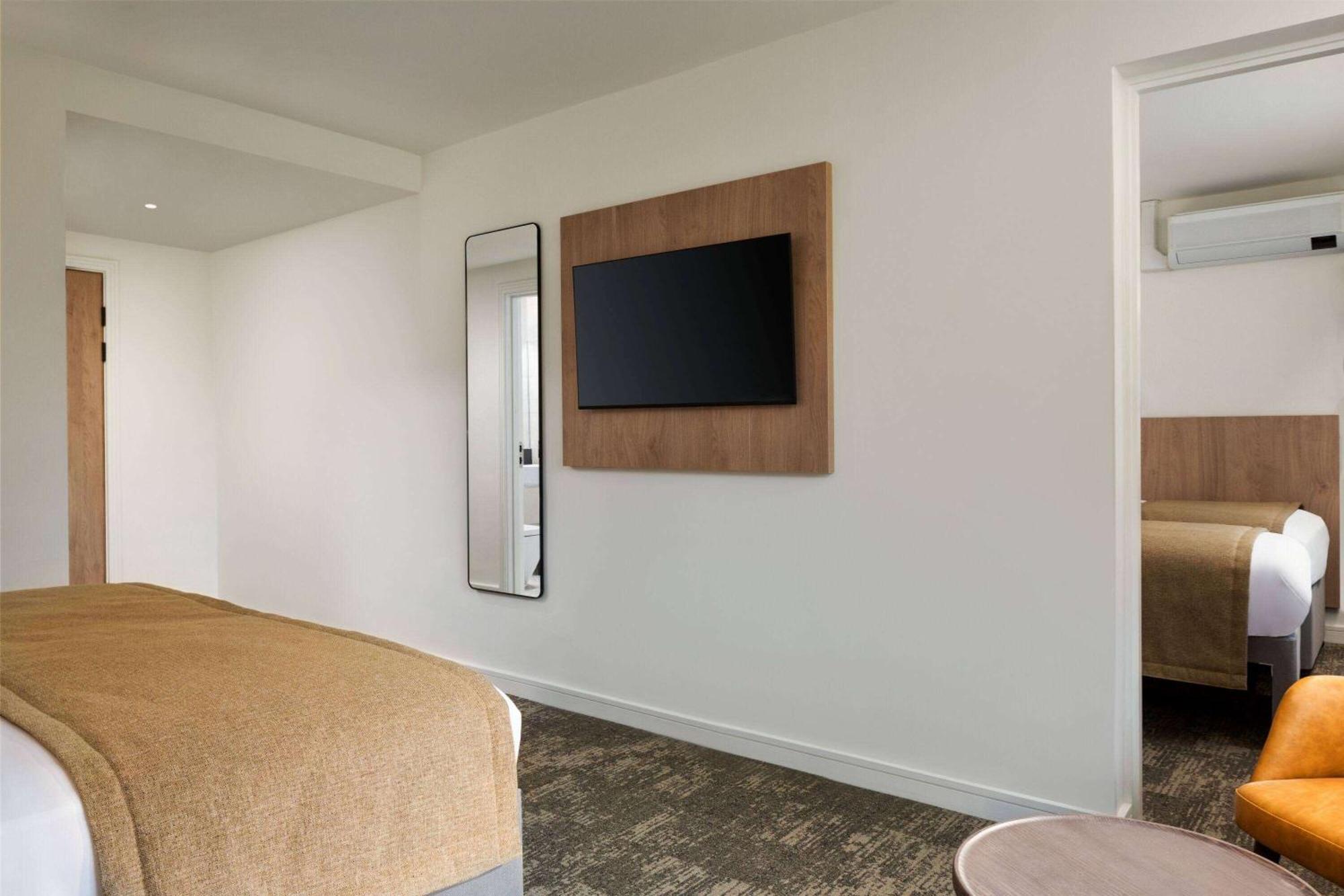 Super 8 By Wyndham Durham Otel Dış mekan fotoğraf